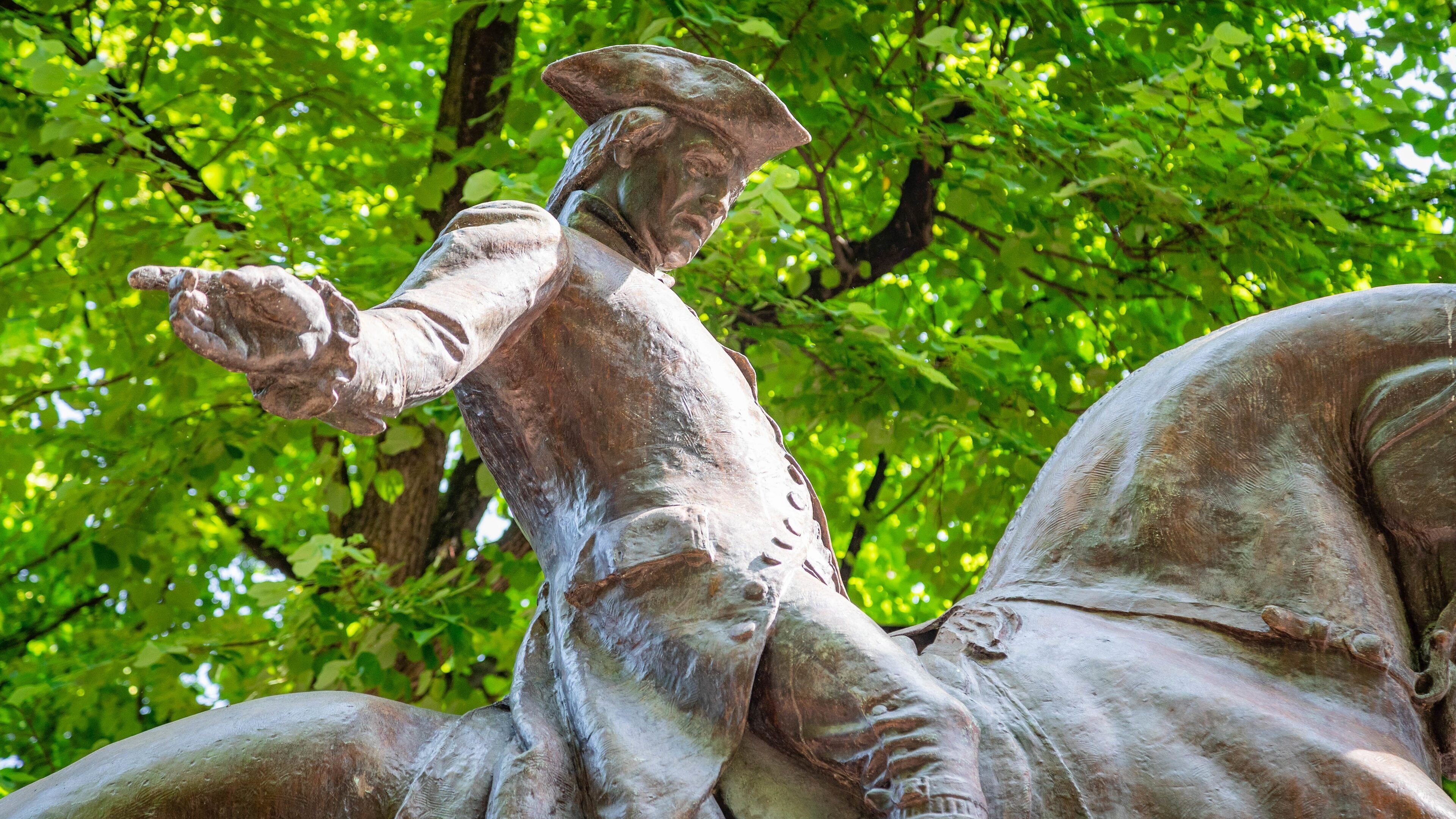 Statue of Paul Revere