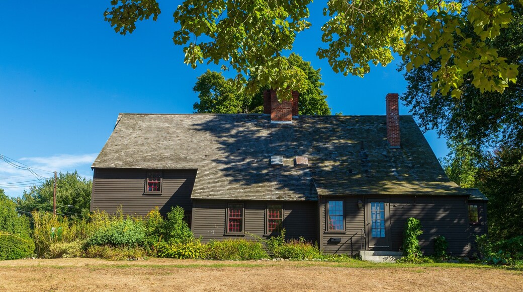 Appleton Farms Grass Rides showing heritage elements