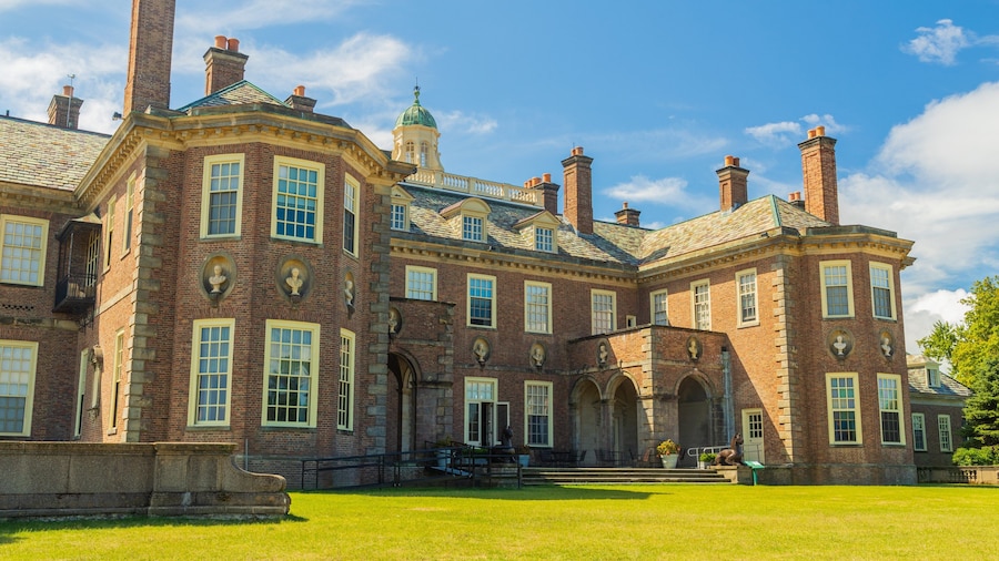 Castle Hill on the Crane Estate