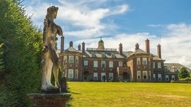 Castle Hill on the Crane Estate which includes heritage architecture, a statue or sculpture and a house