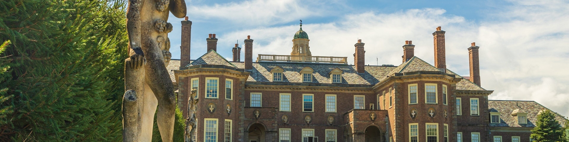 Castle Hill on the Crane Estate which includes heritage architecture, a statue or sculpture and a house
