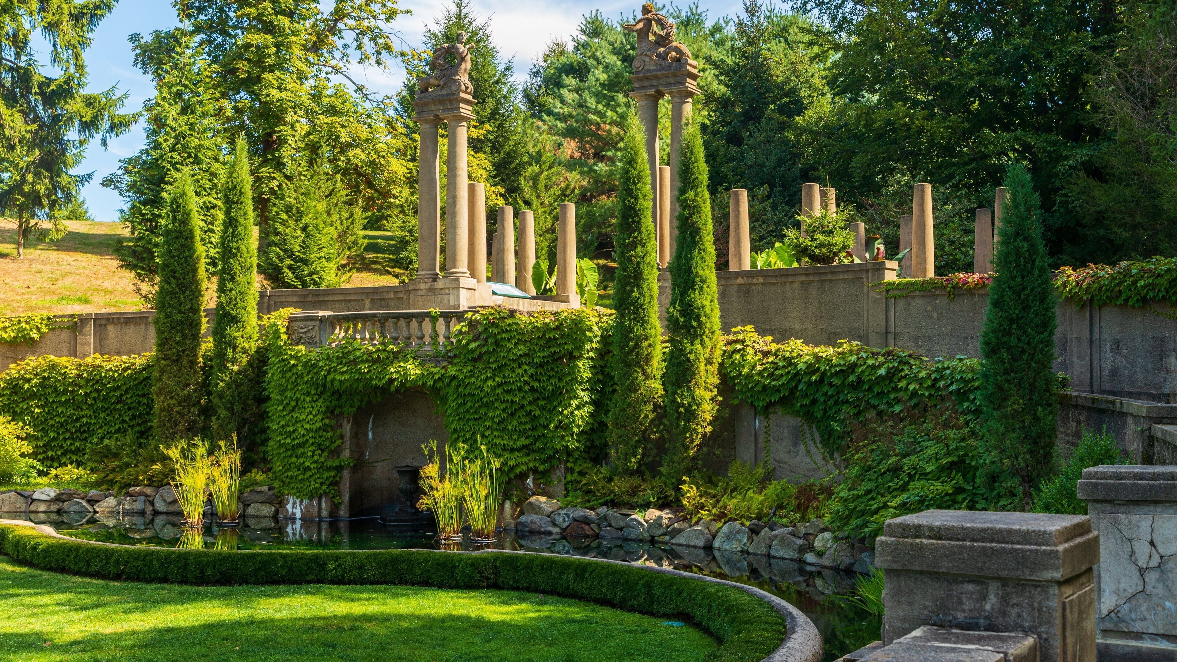 Castle Hill on the Crane Estate showing a park