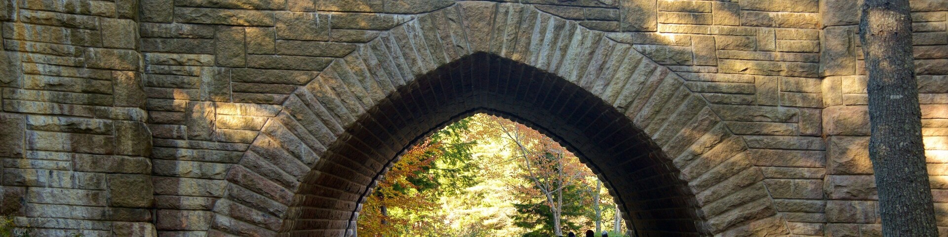 Bar Harbor which includes heritage elements and heritage architecture