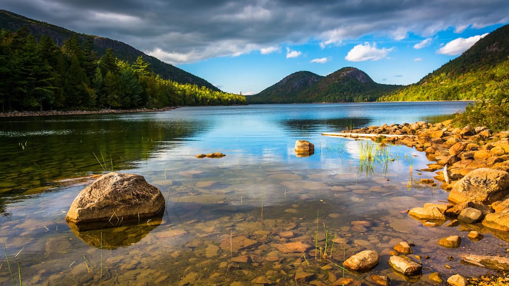 Jordan Pond and view of the Bubbles in Acadia National Park, Mai