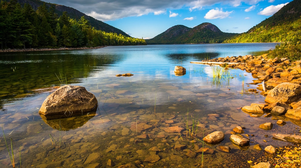 Jordan Pond and view of the Bubbles in Acadia National Park, Mai
