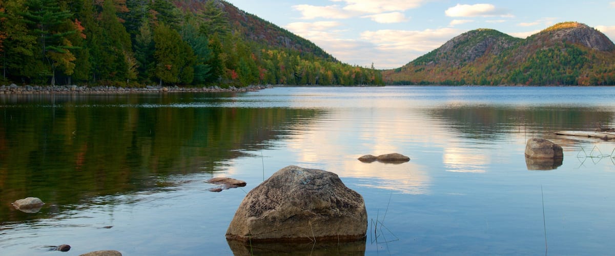 Bar Harbor showing landscape views