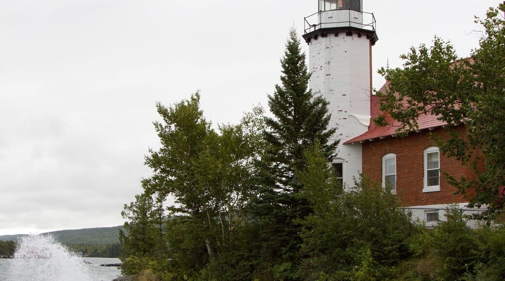 Traveling around the Upper Peninsula in Michigan is beautiful! There are so many small towns that are filled with old Victorian homes and small ma and pop stores. With all of this you almost always have a view of the lake and a lighthouse not that far away.
#lighthouse #michigan