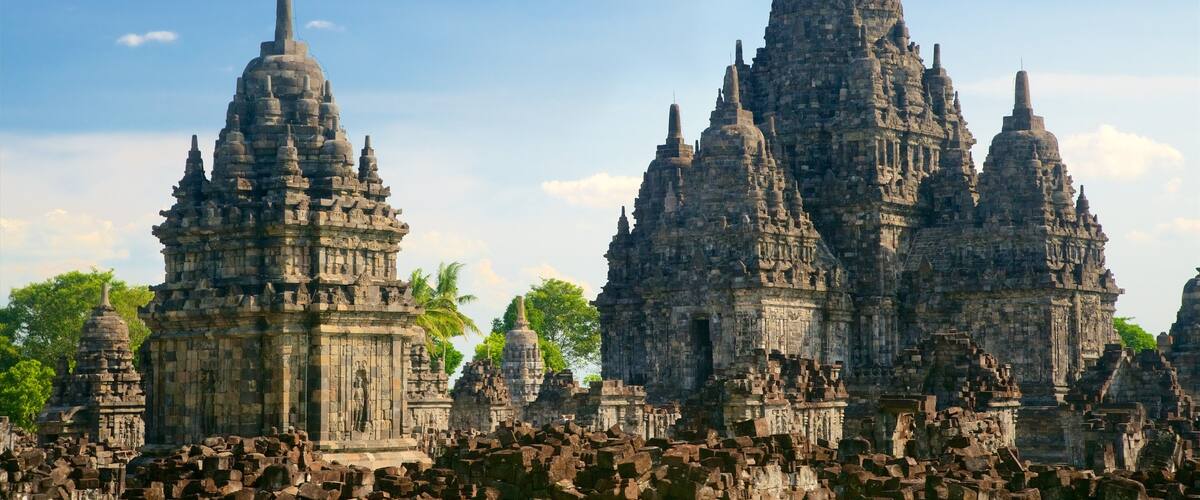 Sewu Temple which includes heritage architecture and a ruin