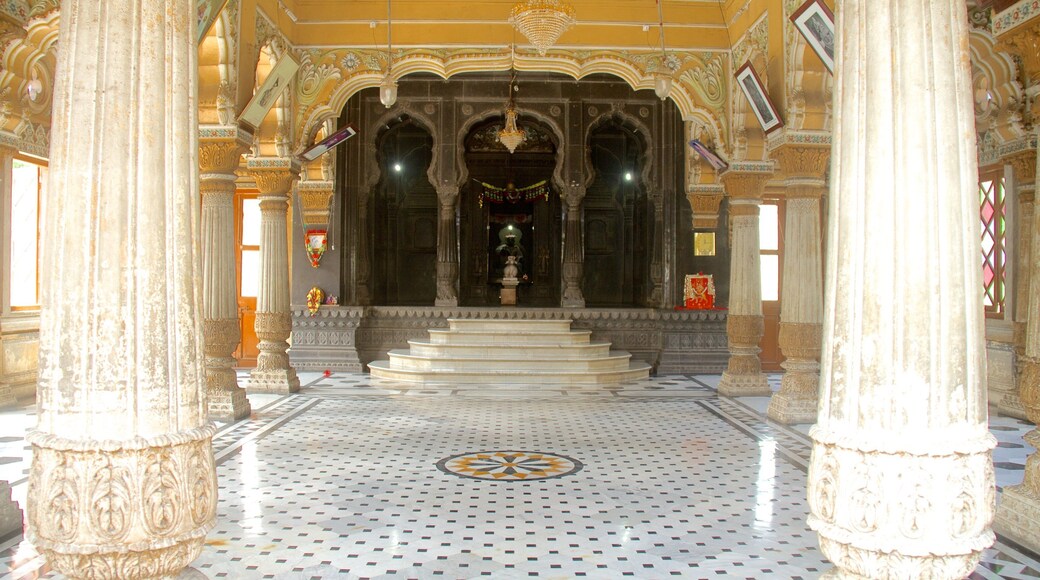 Pune mettant en vedette vues intérieures et patrimoine architectural