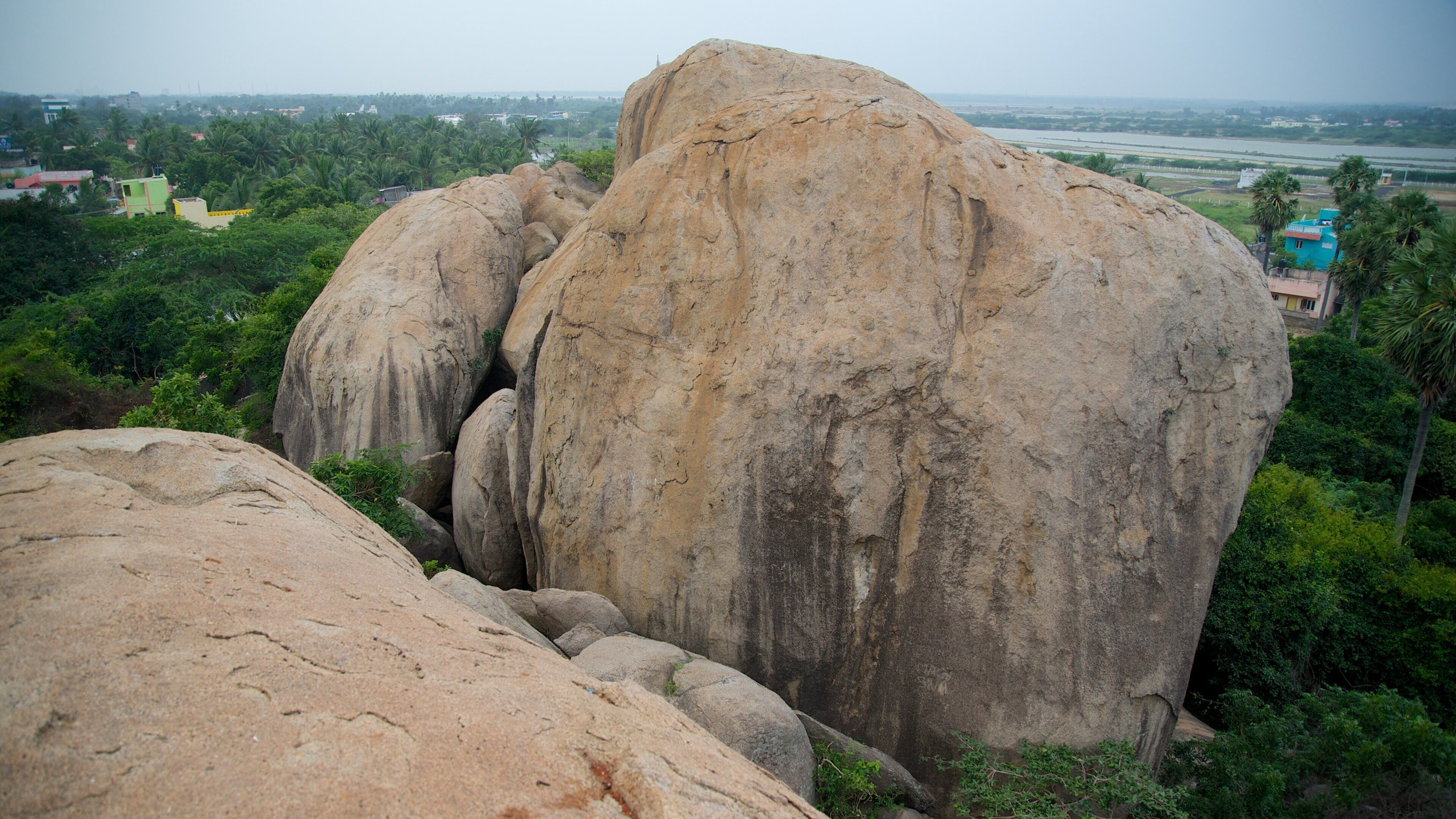 欽奈 呈现出 山水美景