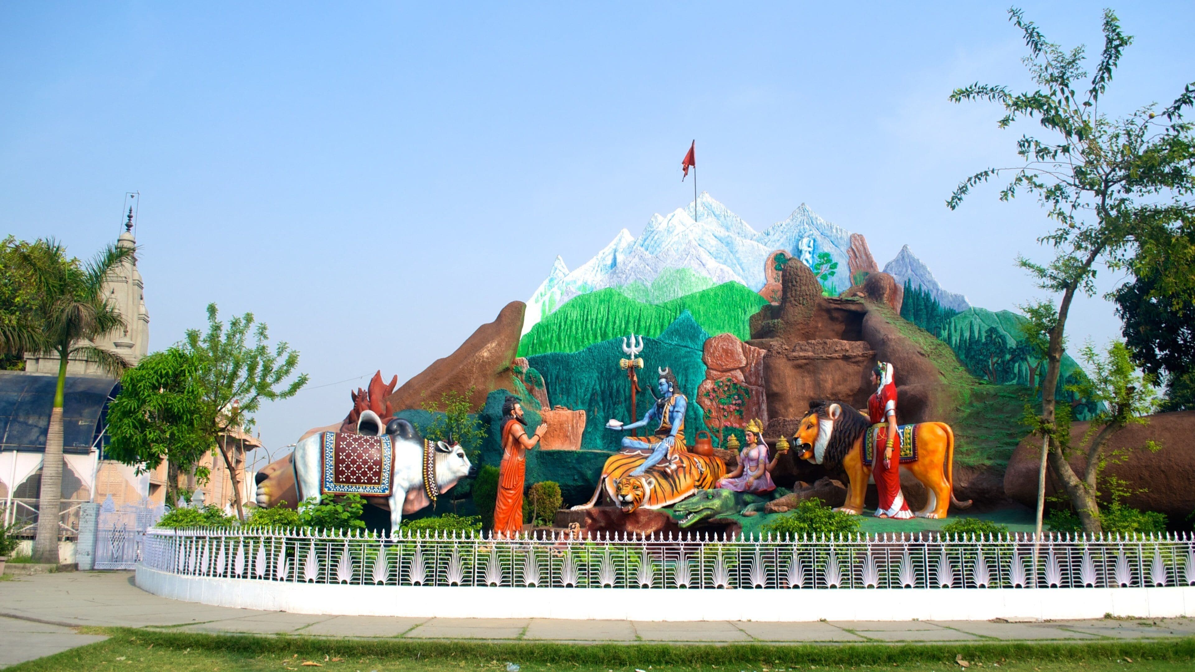 Jalandhar ซึ่งรวมถึง อง  ค์ประกอบด้านศาสนา, ศิลปะ และ วัดหรือสถานที่เคารพบูชา