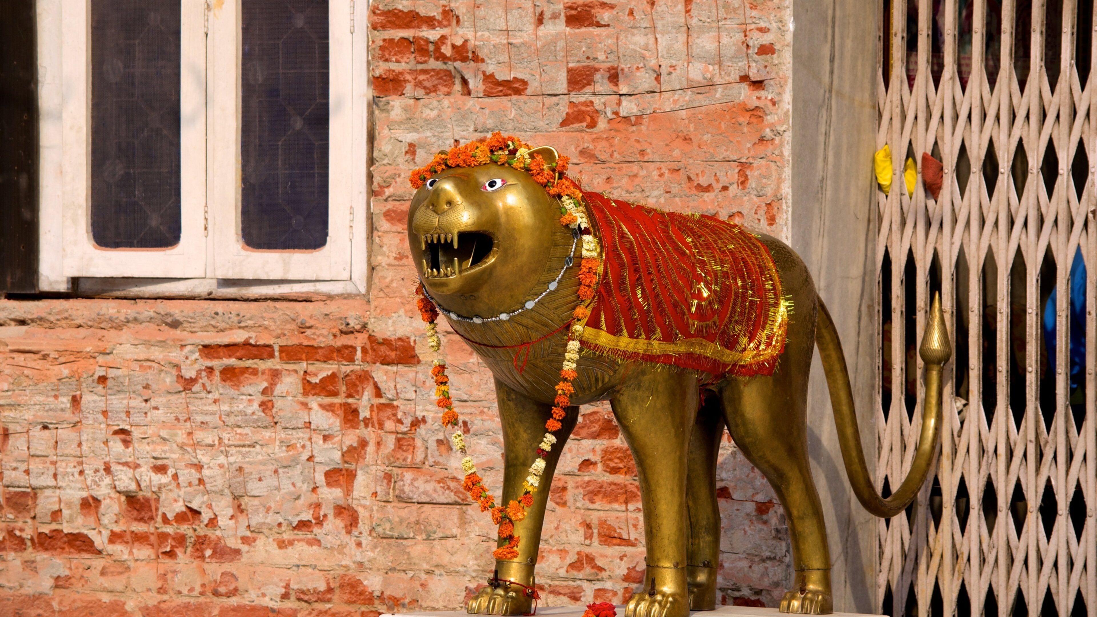 Jalandhar showing a temple or place of worship and religious aspects