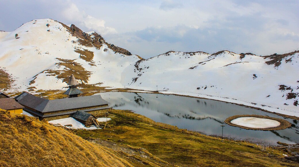 Prashar Lake