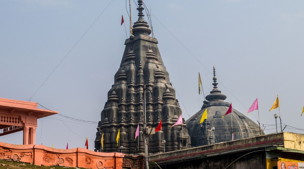 Our family first visited beautiful architecture of the Vishnupad temple in Bodh Gaya, India, it is a hindu temple and dedicated to Lord Vishnu.