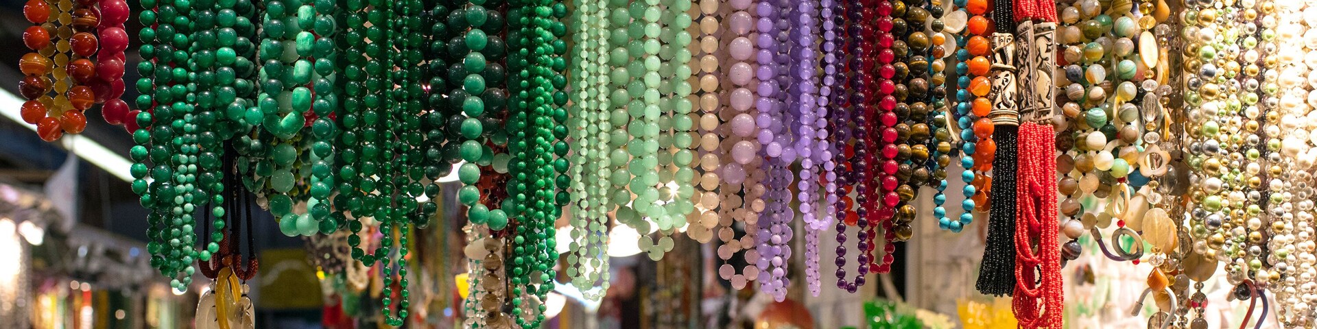 Jade market in Hong Kong 香港の翡翠市場