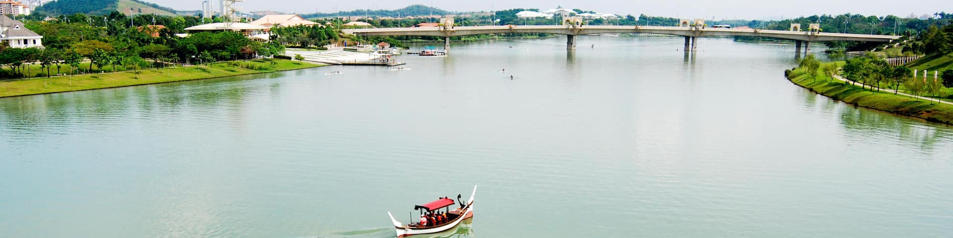 E21D92 Little boat on wide lake. Image shot 07/2011. Exact date unknown.