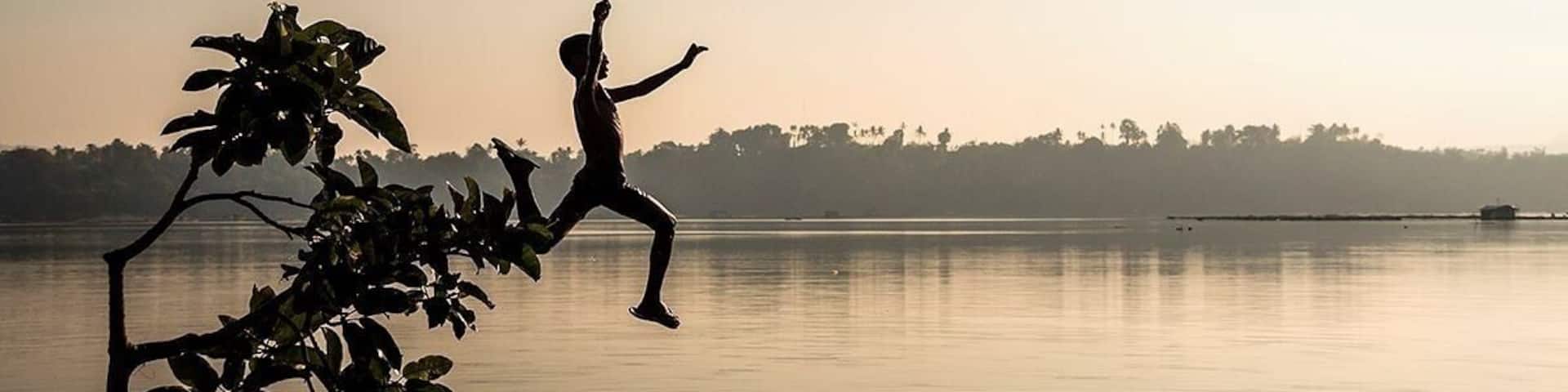 jumping from a tree into the Sampaloc Lake #waterlust