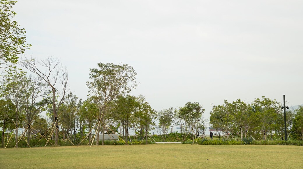Kowloon West Promenade showing a garden