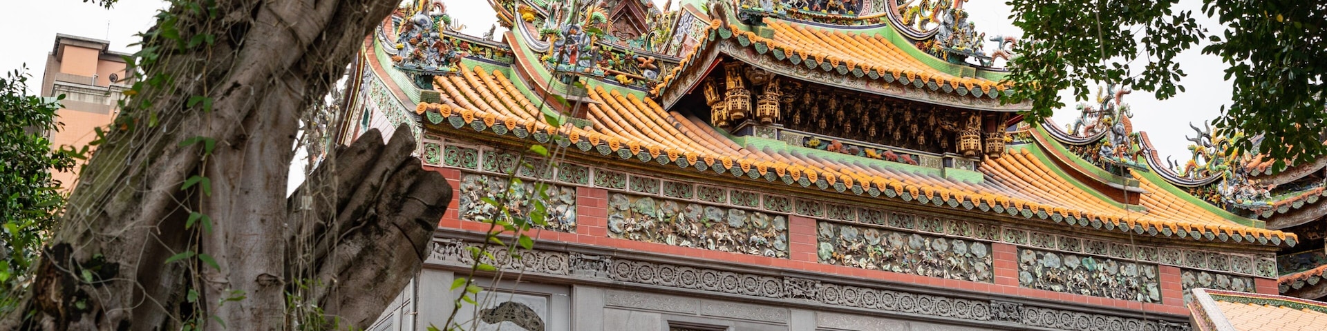 .Sansia Tsu Shi Temple