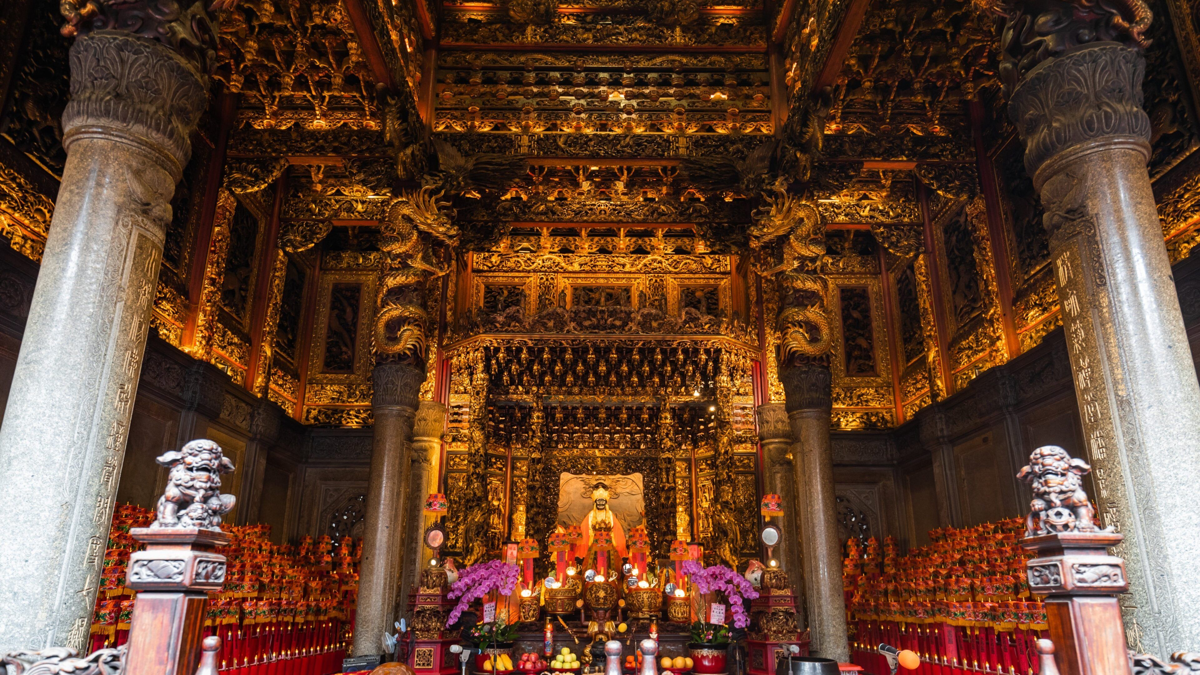 Sanxia Qingshui Zushi Temple showing interior views, heritage elements and a temple or place of worship