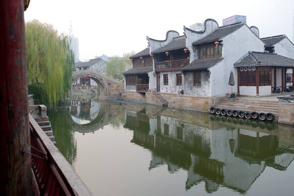 Jiaxing mettant en vedette petite ville ou village, patrimoine architectural et riviĂšre ou ruisseau