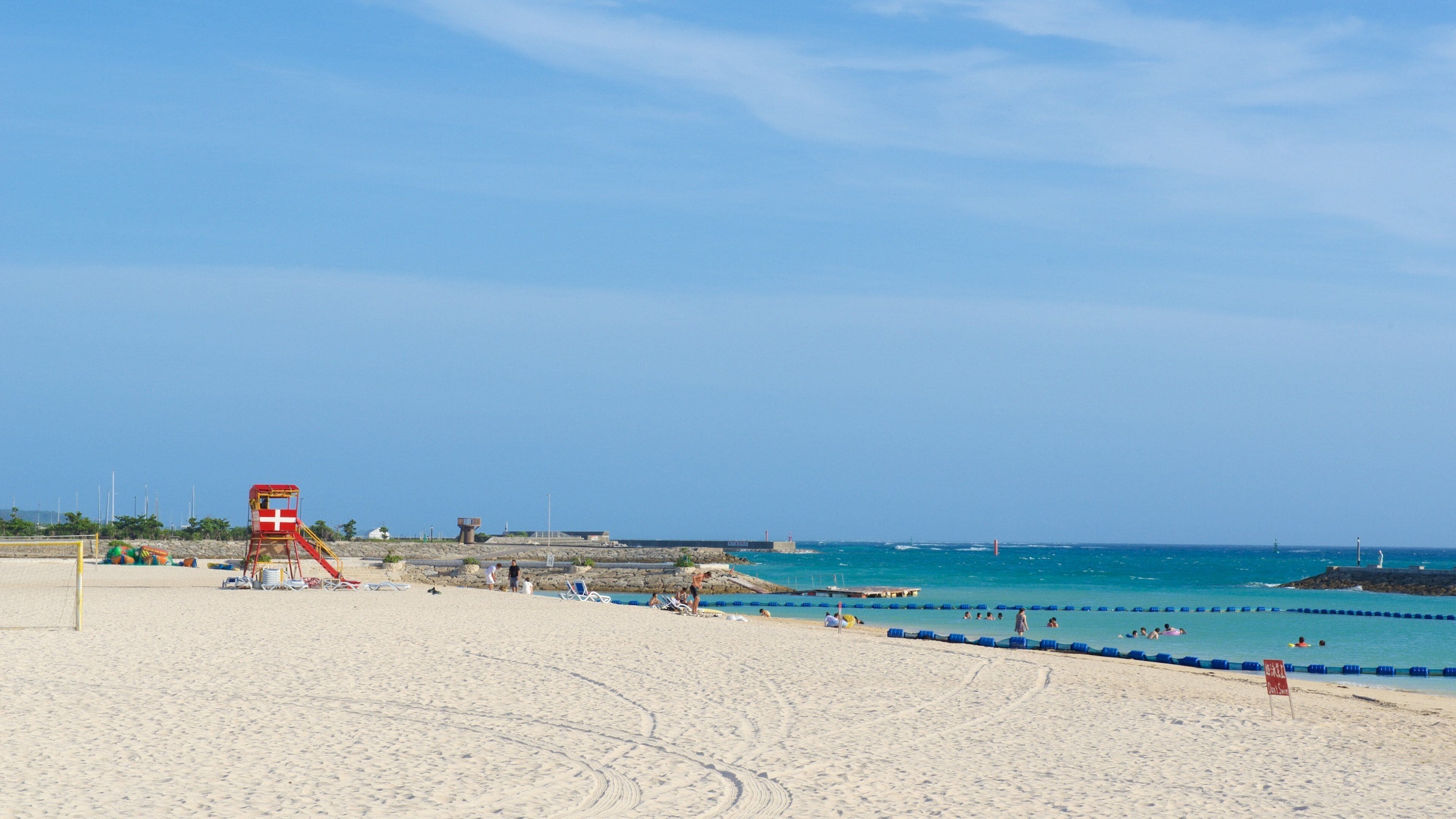 Okinawa inclusief zwemmen en een zandstrand