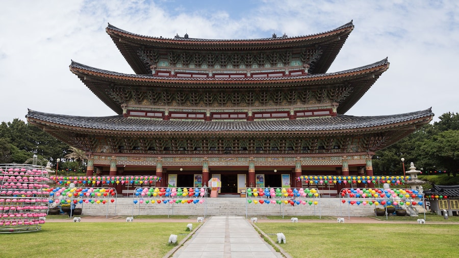 Chùa Yakcheonsa