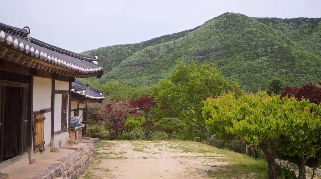 Byeongsanseowon Confucian Academy featuring tranquil scenes and heritage elements