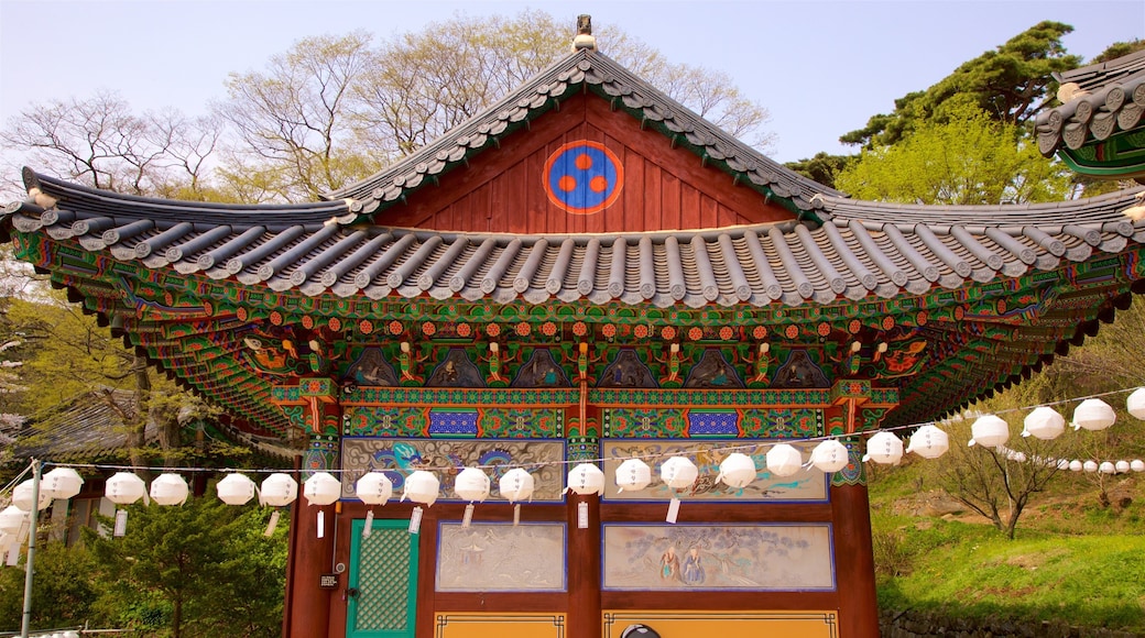 Jeondeungsa tempel som inkluderer historisk arkitektur og tempel eller hellig sted