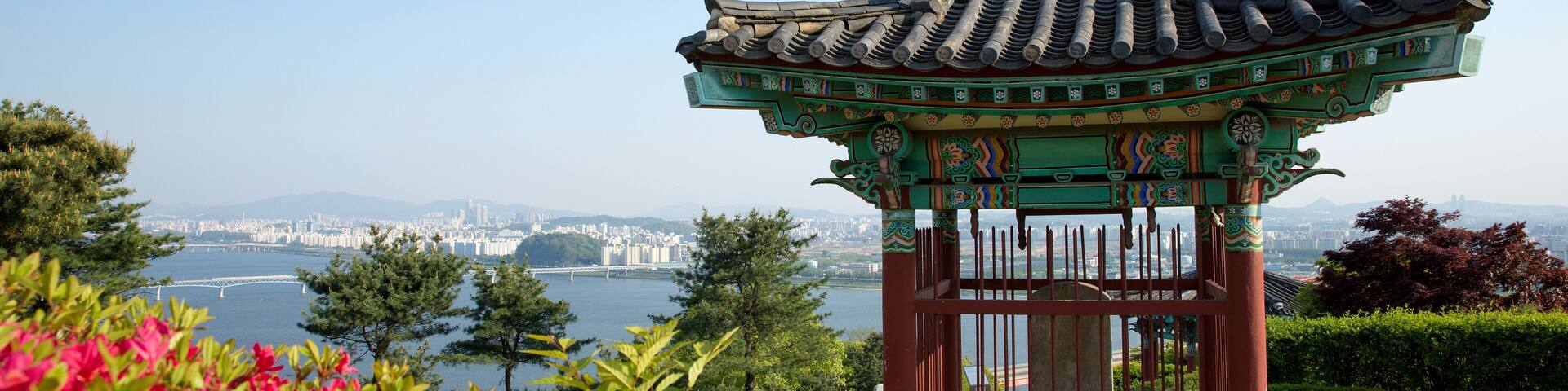 Haengjusanseong in Goyang-si, Gyeonggi-do is an acid built with soil.