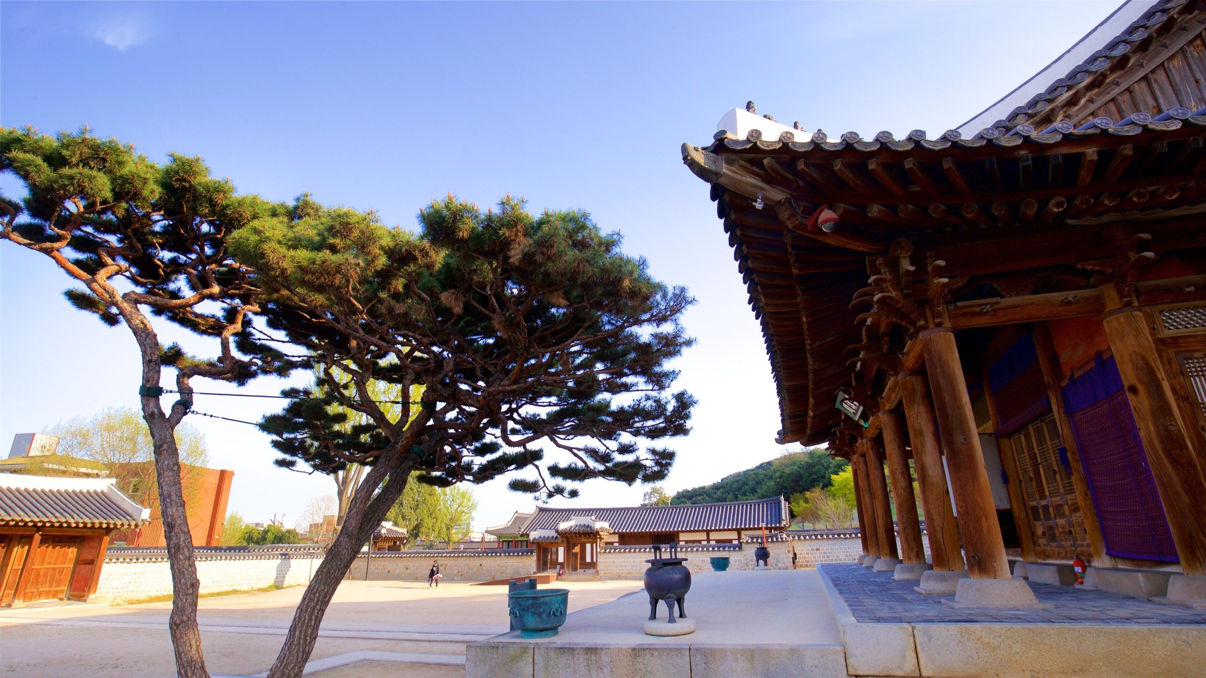 Palais Hwaseong Haenggung qui includes patrimoine historique