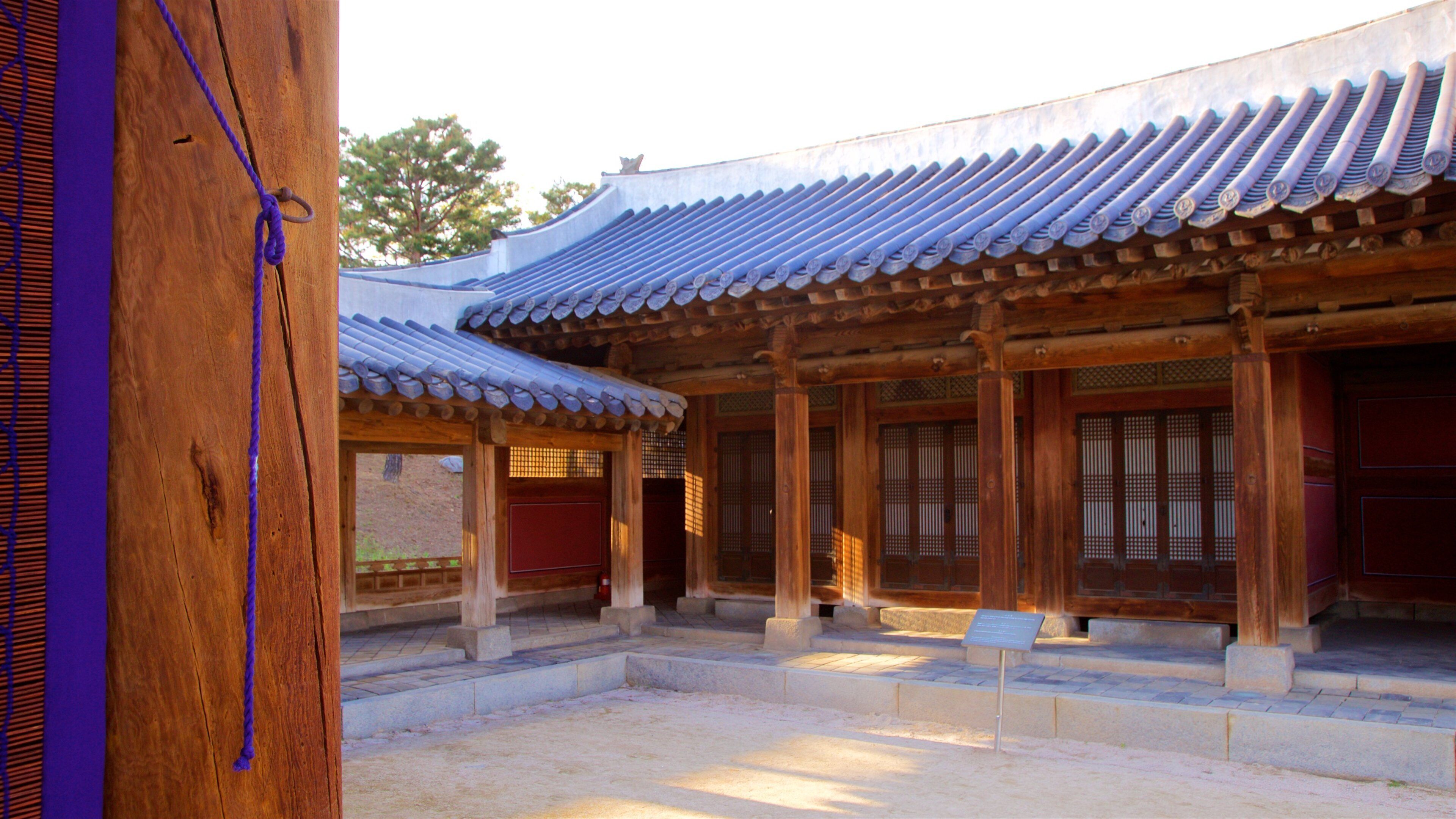 Palais Hwaseong Haenggung montrant patrimoine historique