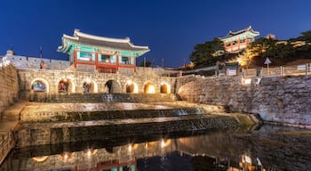 Hwahongmun Gate