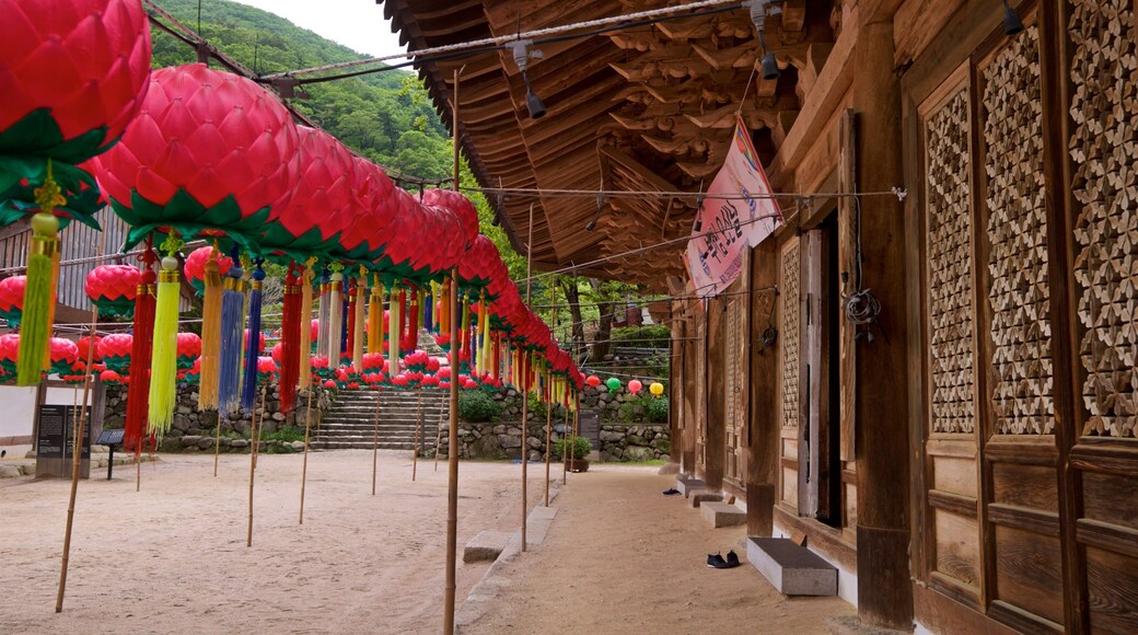 Girimsa Temple showing heritage elements and a temple or place of worship