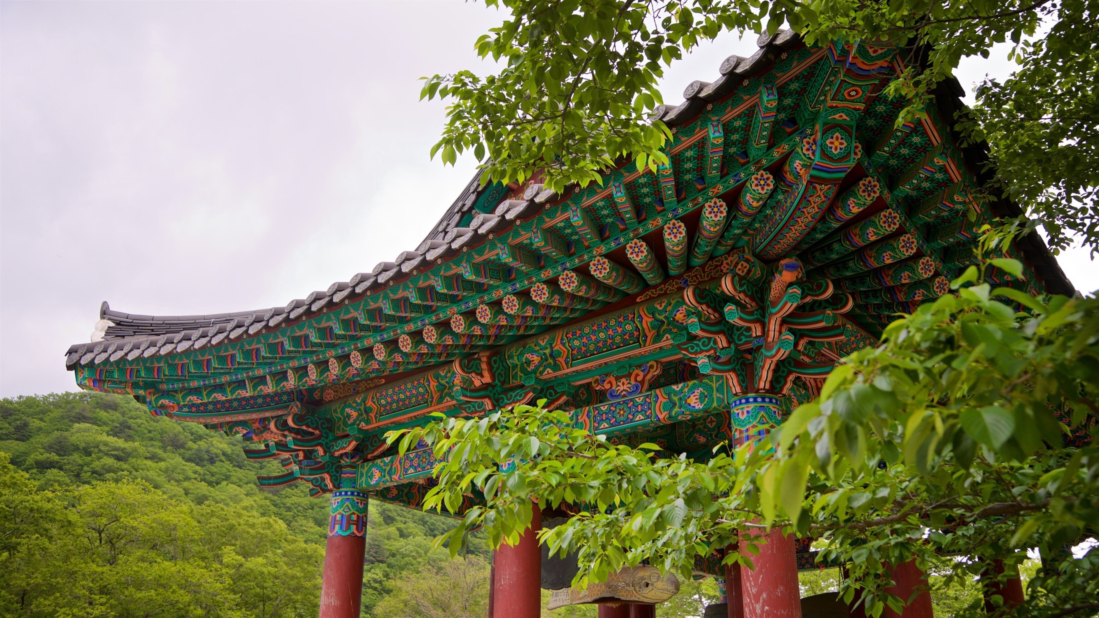 Girimsa Temple featuring heritage elements