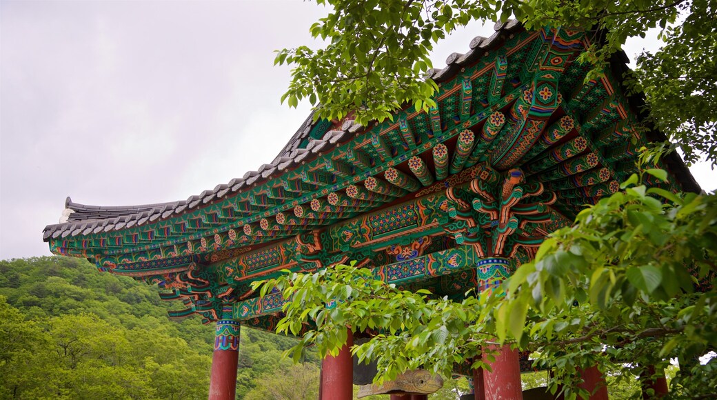 Girimsa Temple featuring heritage elements