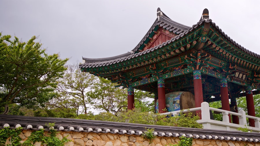 Girimsa Temple showing heritage elements