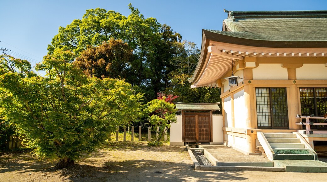 Tatsuta Shrine featuring a temple or place of worship