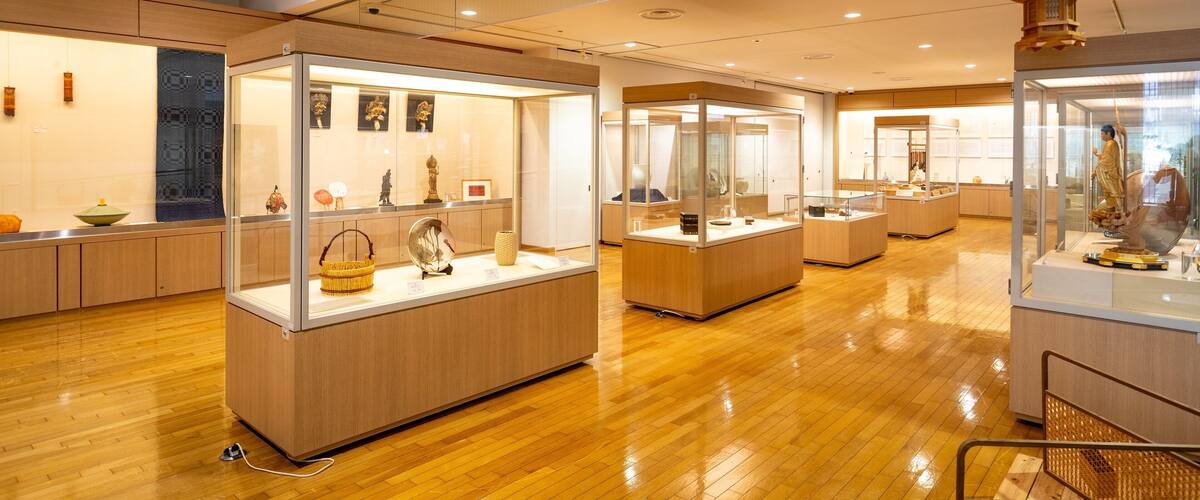 Nara Craft Museum featuring interior views