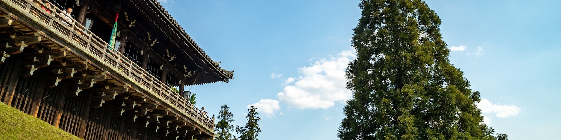 Nigatsu-do Temple which includes a temple or place of worship