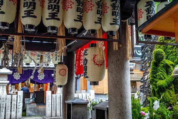 Hozen ji Temple featuring a temple or place of worship and heritage elements