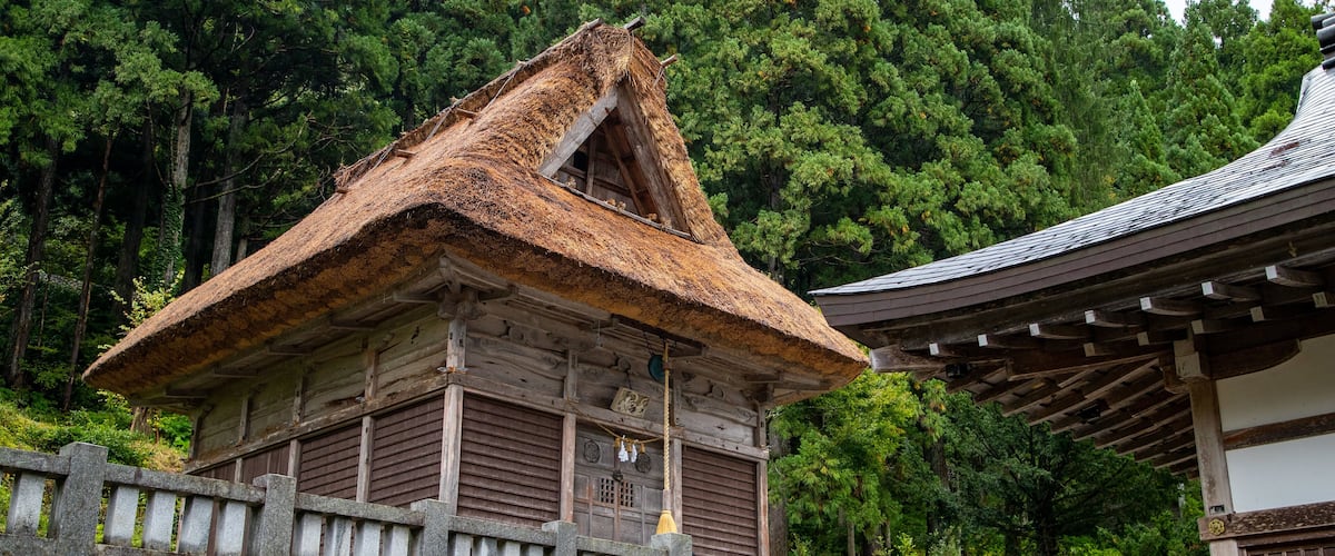 Hakusan Shrine featuring a temple or place of worship and heritage elements
