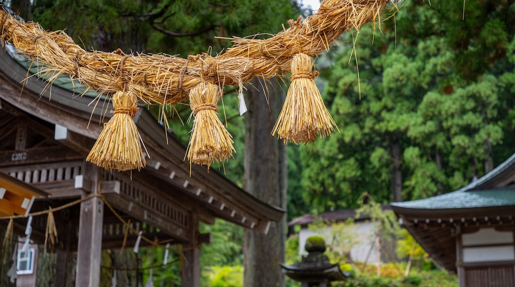 Hakusan Shrine which includes heritage elements