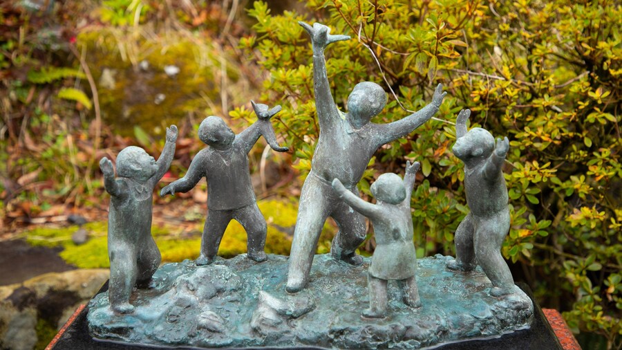 Himenosawa Park which includes outdoor art and a statue or sculpture