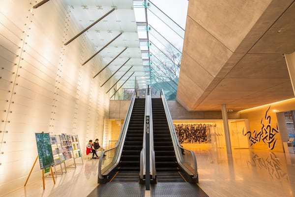 Pola Museum of Art featuring interior views