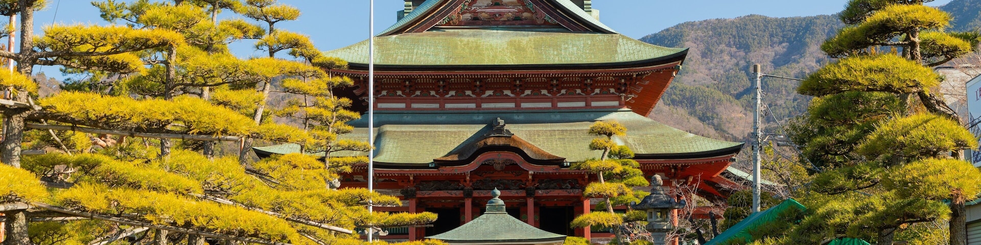 Kai Zenkoji Temple showing a temple or place of worship and heritage architecture