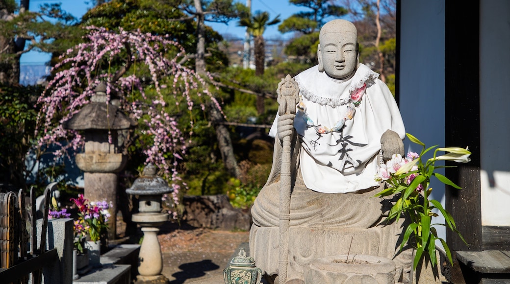 Kai Zenkoji Temple which includes a statue or sculpture and religious aspects