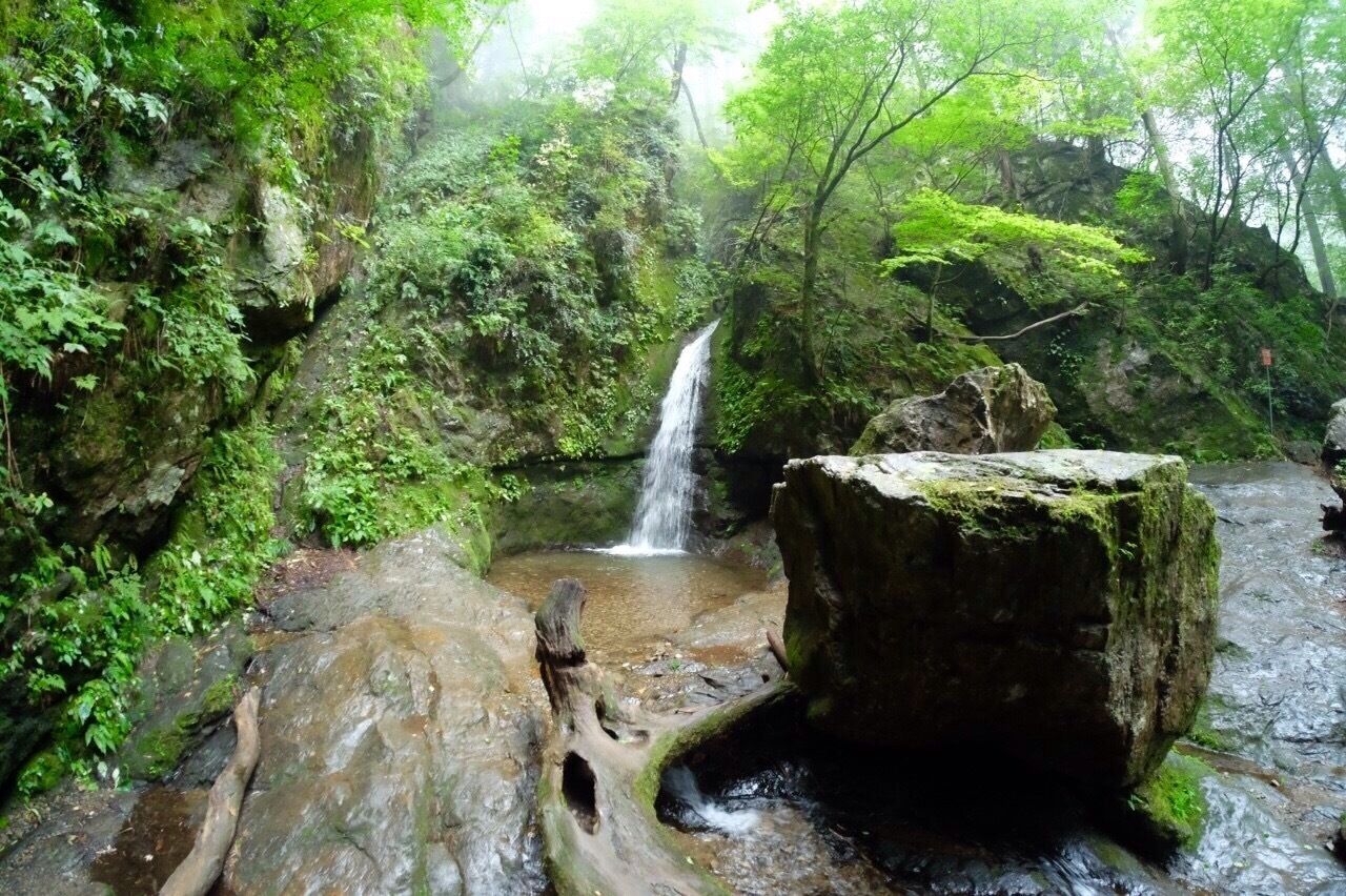 And here I am....At the waterfalls !
Not so stunning ones , but I really enjoyed very moment of my journey to be here.:3