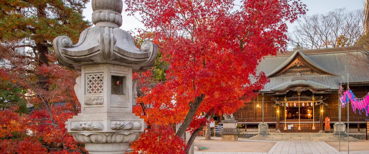 Yohashira Shrine featuring heritage elements and a temple or place of worship