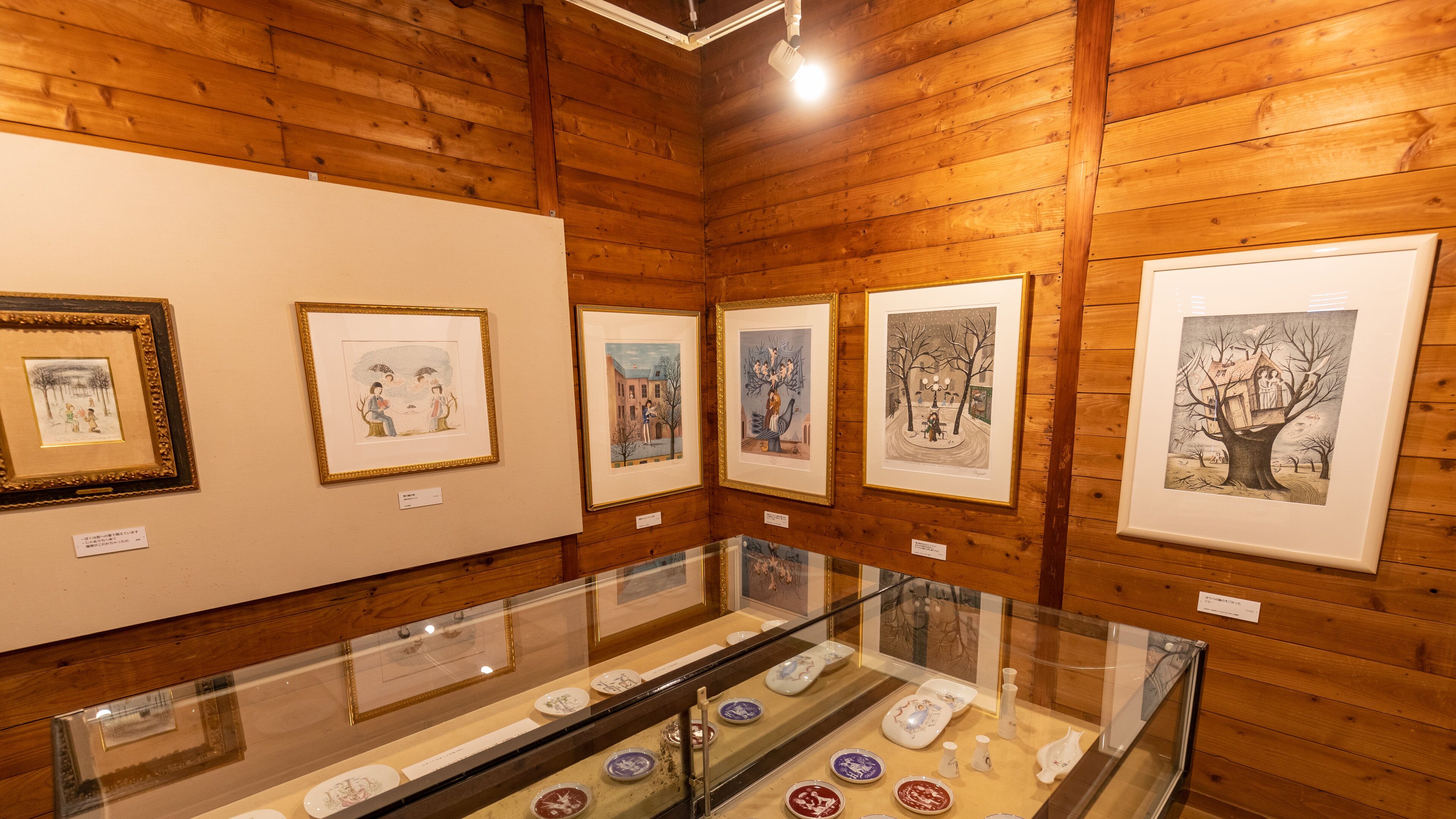 Karuizawa Taliesin which includes art and interior views